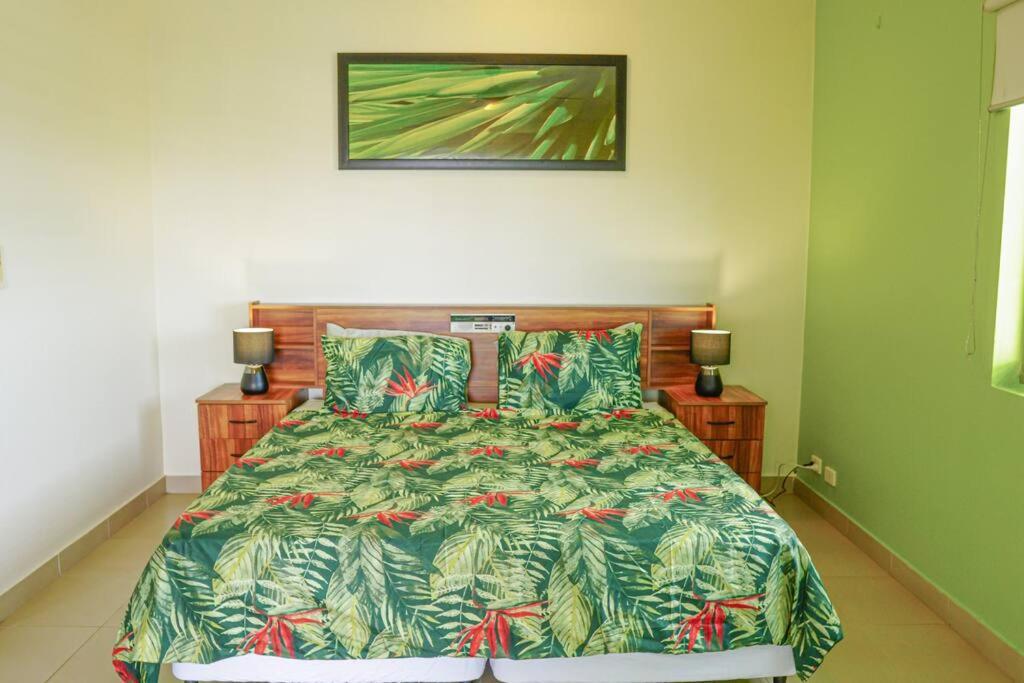 End Breeze- 3 Bedroom Luxury Apartment Darwin
