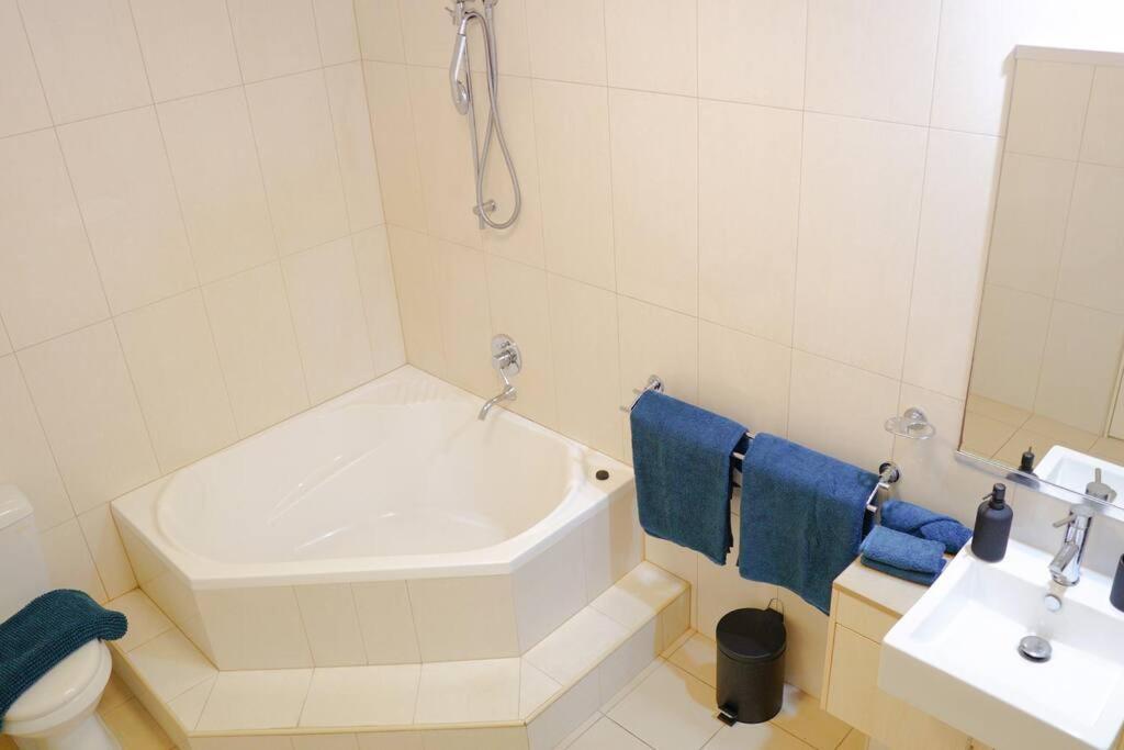End Breeze- 3 Bedroom Luxury Darwin