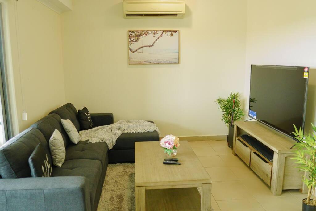 End Breeze- 3 Bedroom Luxury Apartment Darwin